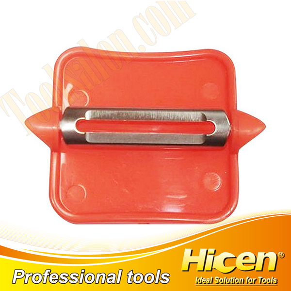 Square Plastic Vegetable and Fruit Peeler